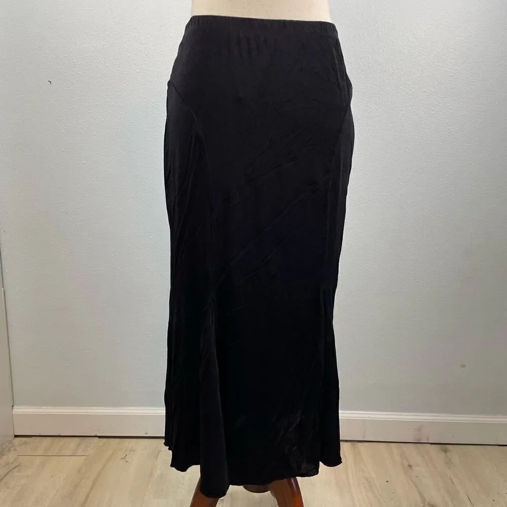 Norton McNaughtonโPetites Black Midi Skirt Size PetiteโM